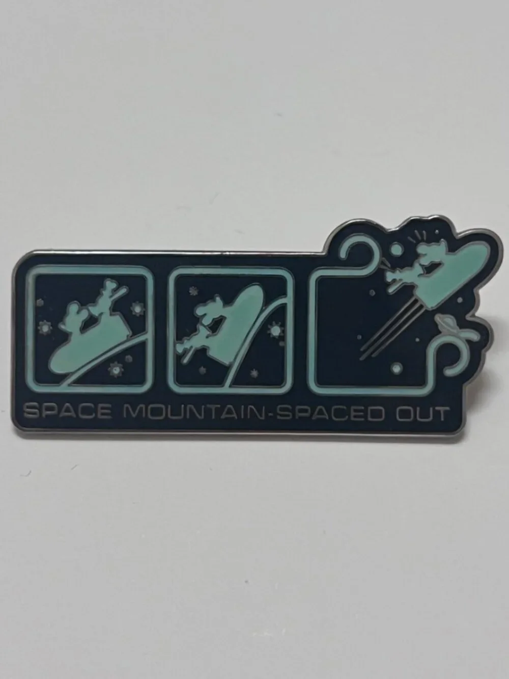disney space mountain spaced out  • mickey goofy  • glow in the dark pin